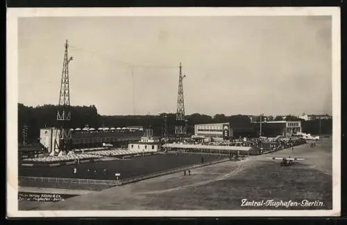 AK Berlin, Zentral-Flughafen mit Flugzeugen