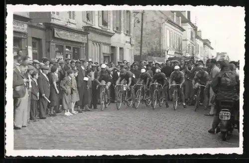 Foto-AK Start eines Radrennens, Radsport