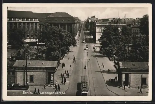 AK Berlin, Leipziger Strasse mit Strassenbahn