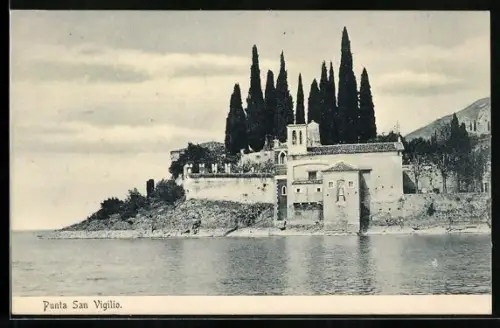 AK Punta San Vigilio, Panorama mit Kirche
