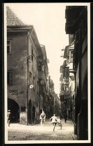AK Bolzano, Portici