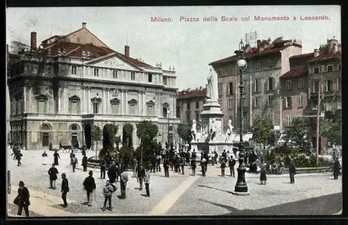 AK Milano, Piazza della Scala col Monumento a Leonardo