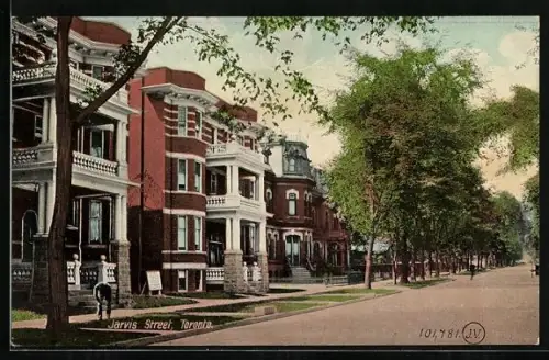 AK Toronto, Jarvis Street with residential buildings