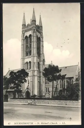 AK Bournemouth, St. Michael`s Church, spielende Kinder
