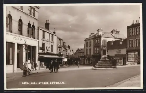 AK Cowes, High Street with Post Office and memorial