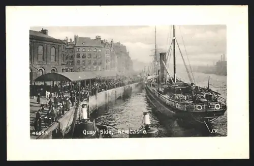 AK Newcastle, Quay Side, arrival of a steamer