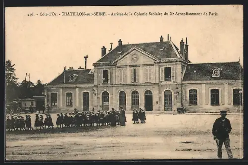 AK Chatillon-sur-Seine /Côte-d`Or, Arrivée de la Colonie Scolaire du Xe Arrondissement de Paris