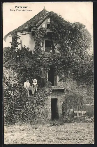 AK Vitteaux, Une Tour Ancienne