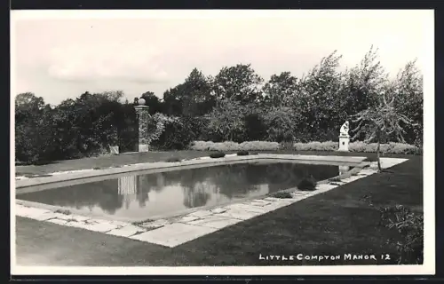 AK Little Compton, Little Compton Manor, View of the pool