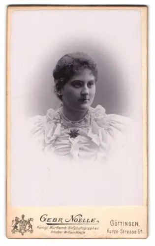 Fotografie Gebr. Noelle, Göttingen, Kurze Strasse 5A, Porträt einer jungen Frau