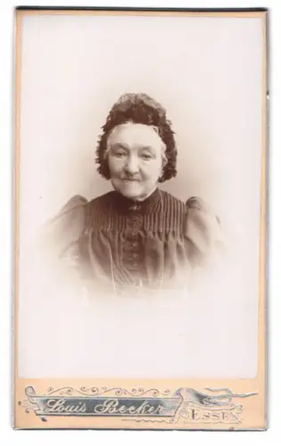 Fotografie Louis Becker, Essen, Einhornstrasse 3, Porträt einer älteren Dame