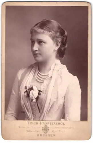 Fotografie Teich Hanfstaengl, Dresden, Portrait Prinzessin Marie von Sachsen-Altenburg als junge Frau