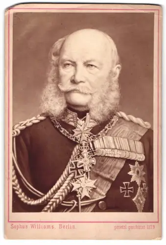 Fotografie Sophus Williams, Berlin, Kaiser Wilhelm I. von Preussen in Uniform mit Orden