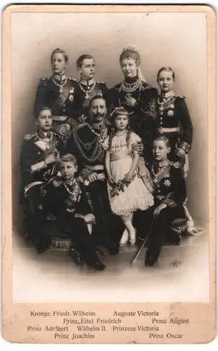 Fotografie Kaiserliche Familie von Preussen, Kronpr. Fried. Wilheil, Auguste Victoria, Eitel Friedrich, Prinz August