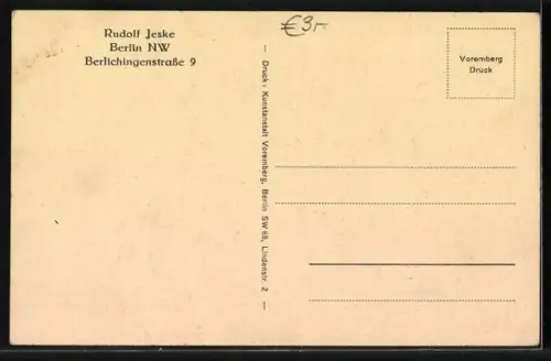 AK Baum- oder Edelmarder trinkt Tee aus der Flasche