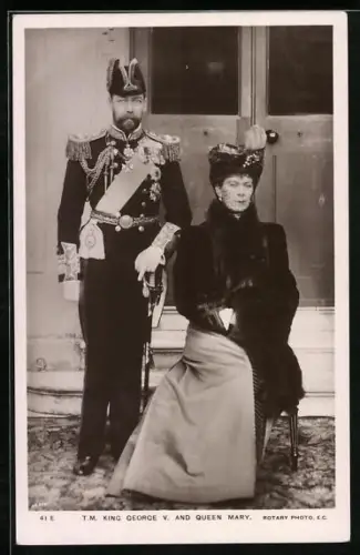 AK Prince & Princess of Wales, Prinz von England in Uniform mit Hut