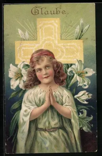 AK Betendes Kind vor einem Kreuz, Glaube, Allegorie
