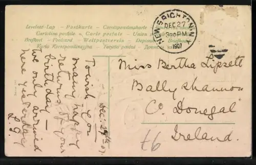 AK Drei Kinder fahren im Auto, am Seil ein Mann im Auto