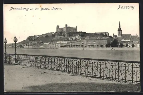 AK Pressburg an der Donau, Donaupartie im Ort