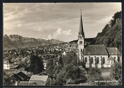 AK Vaduz, Kirche mit Blick auf den Ort
