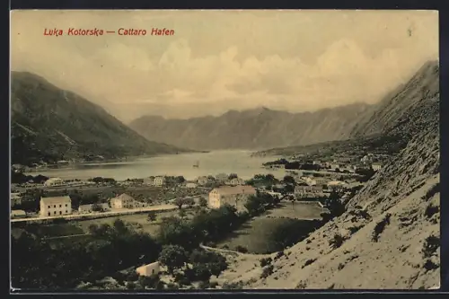 AK Cattaro, Ortsansicht mit Hafen aus der Vogelschau