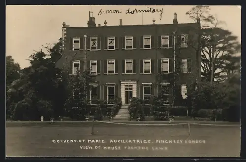 AK London, Convent of Marie Auxiliatrice, Finchley, View of House from the Lawn