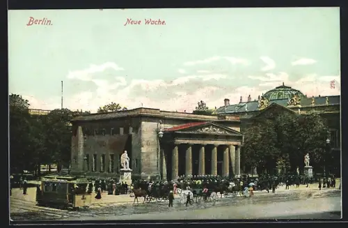 AK Berlin, Neue Wache mit Strassenbahn