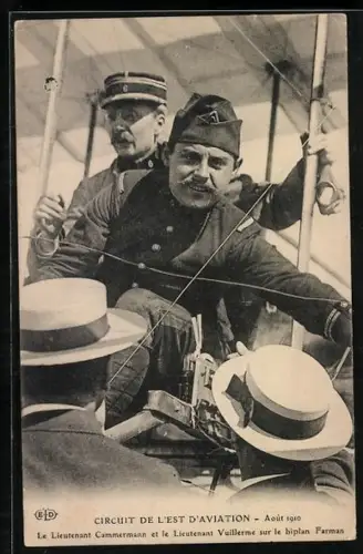 AK Flugzeug-Pioniere Lieutenant Cammermann und Vuillerme im Biplan Farman