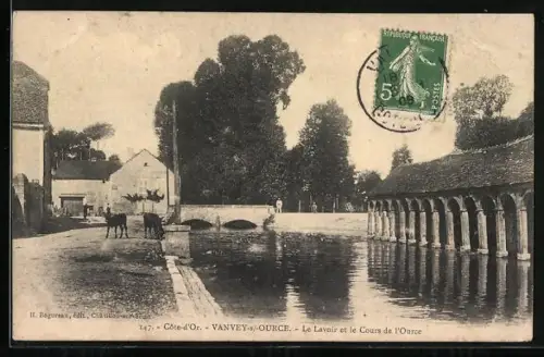 AK Vanvey-s-Ource /Côte-d`Or, Le Lavoir et le Cours de l`Ource