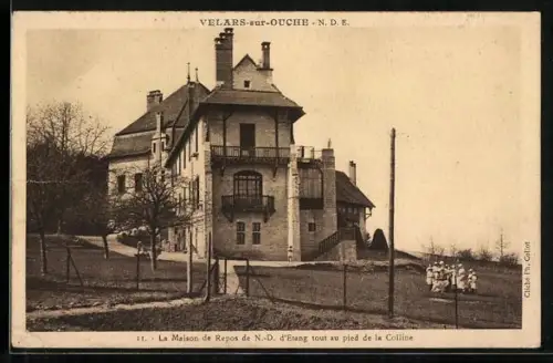 AK Velars-sur-Ouche, La Maison de Repos de N.-D. d`Etang tout au pied de la Colline
