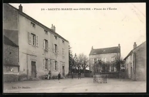 AK Sainte-Marie-sur-Ouche, Place de l`Ecole
