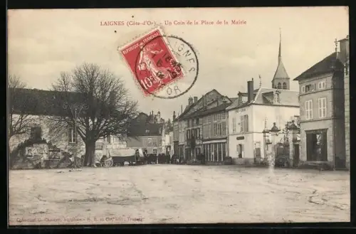 AK Laignes /Côte-d`Or, Un Coin de la Place de la Mairie