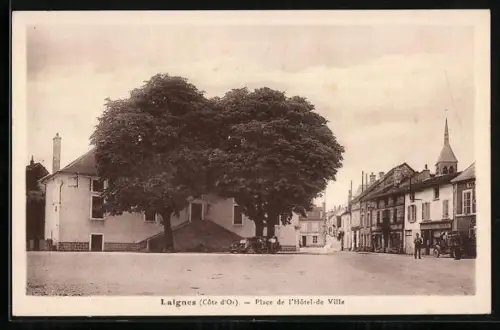 AK Laignes /Côte-d`Or, Place de l`Hôtel-de-Ville