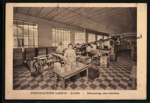AK Dijon, Chocolaterie Lanvin, Démoulage des tablettes