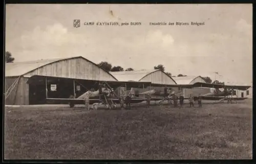 AK Dijon, Camp d`aviation, Escadrille des Biplans Bréguet, Kampf-Flugzeuge vor ihren Hangars