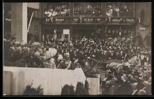 AK Kronprinz Wilhelm von Preussen vor einem Hutgeschäft