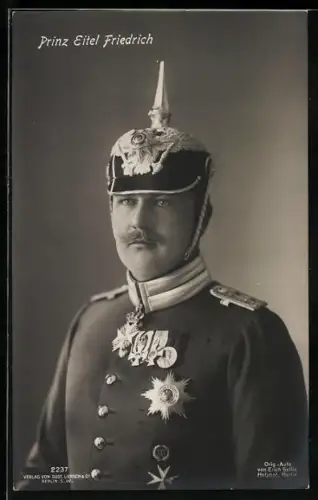 AK Uniformfoto von Prinz Eitel Friedrich von Preussen mit Pickelhaube