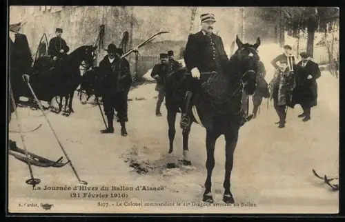 AK La Journée d`Hiver du Ballon d`Alsace 1910, Le Colonel commandant le 11e Dragons arrivant au Ballon