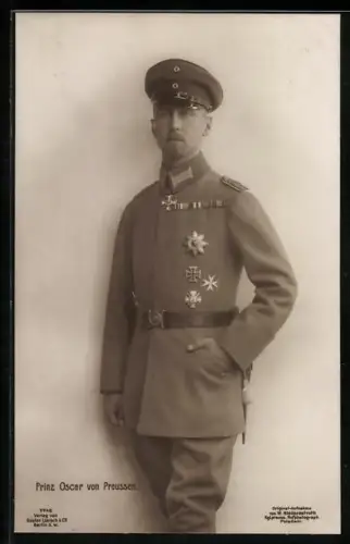 AK Ganzkörperporträt Prinz Oskar von Preussen in Uniform