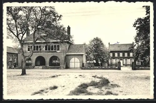 AK Kwaadmechelen, Gemenntehuis en Pastorij