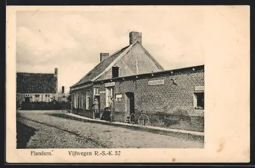 AK Vijfwegen, Soldaten vor der Feldapotheke