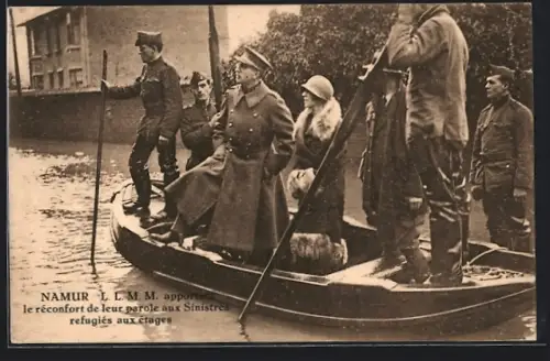 AK Namur, König Albert I. von Belgien mit Ruderboot in der überschwemmten Stadt