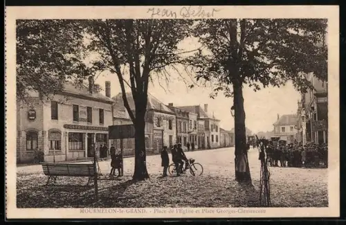 AK Mourmelon-le-Grand, Place de l'Eglise et Place Georges-Clémenceau