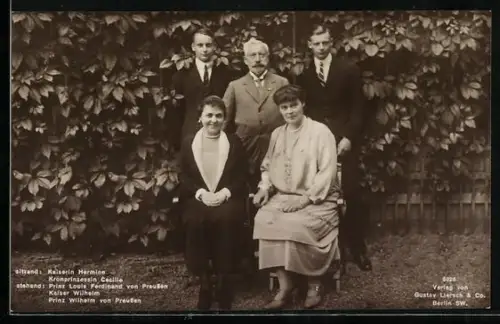 AK Kaiser Wilhelm II., Kaiserin Hermine, Kronprinzessin Cecilie, Prinz Wilhelm von Preussen, Prinz Louis Ferdinand