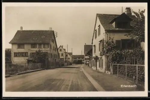 AK Erlenbach /ZH, Strassenpartie mit Wohnhäusern