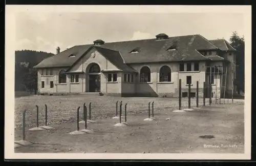 AK Brittnau, Turnhalle mit Platz