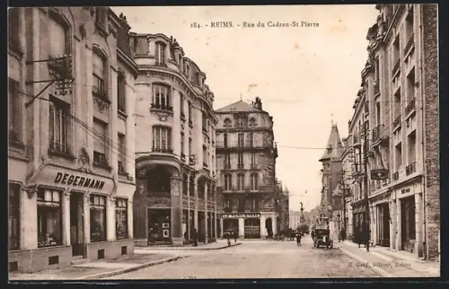 AK Reims, Rue du Cadran-St-Pierre avec bâtiments historiques et calèche