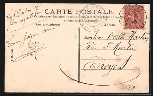 AK Vitry-le-Francois, Place d`Armes avec fontaine et cathédrale en arrière-plan