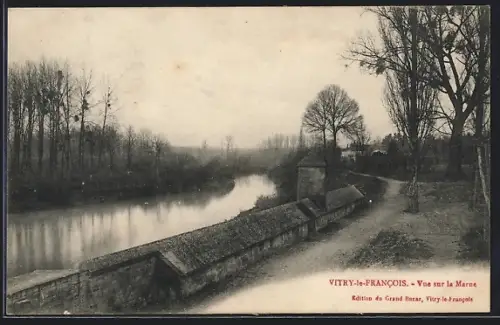 AK Vitry-le-Francois, Vue sur la Marne