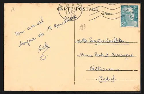 AK Sainte-Ménéhould, Place d`Austerlitz avec bâtiments et arbres en arrière-plan